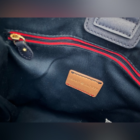 Tommy Hilfiger navy blue bag 💙 - Picture 6 of 7